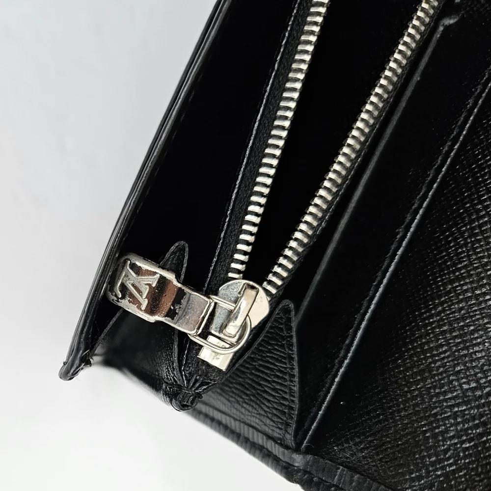 LOUIS VUITTON Epi Portefeuille Sarah Long Black Wallet